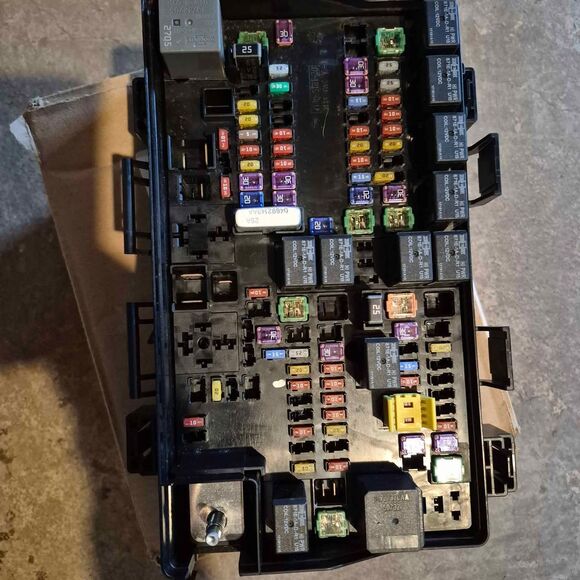ENGINE FUSE BOX FOR 2016-19, 3.0L DODGE RAM 1500 P68322374AB B OEM - New - Picture 2 of 9